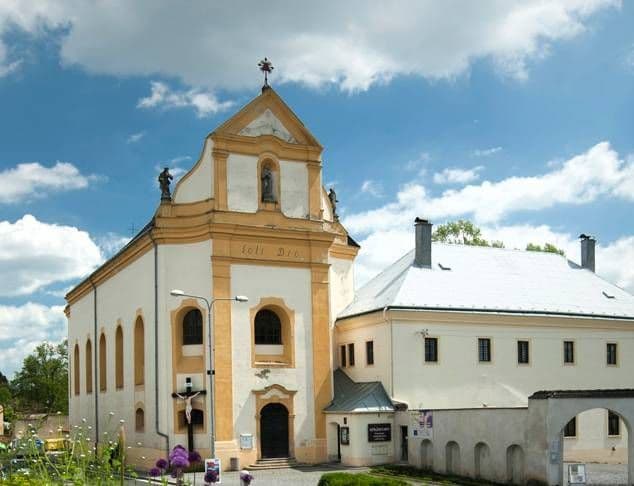 12-Tachov,_kostel_sv._Máří_Magdalény-9813 (1)